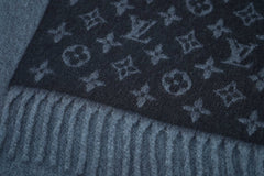 Louis Vuitton Monogram Gradient Grey Scarf (Pre-owned)