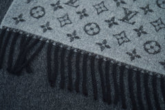 Louis Vuitton Monogram Gradient Grey Scarf (Pre-owned)