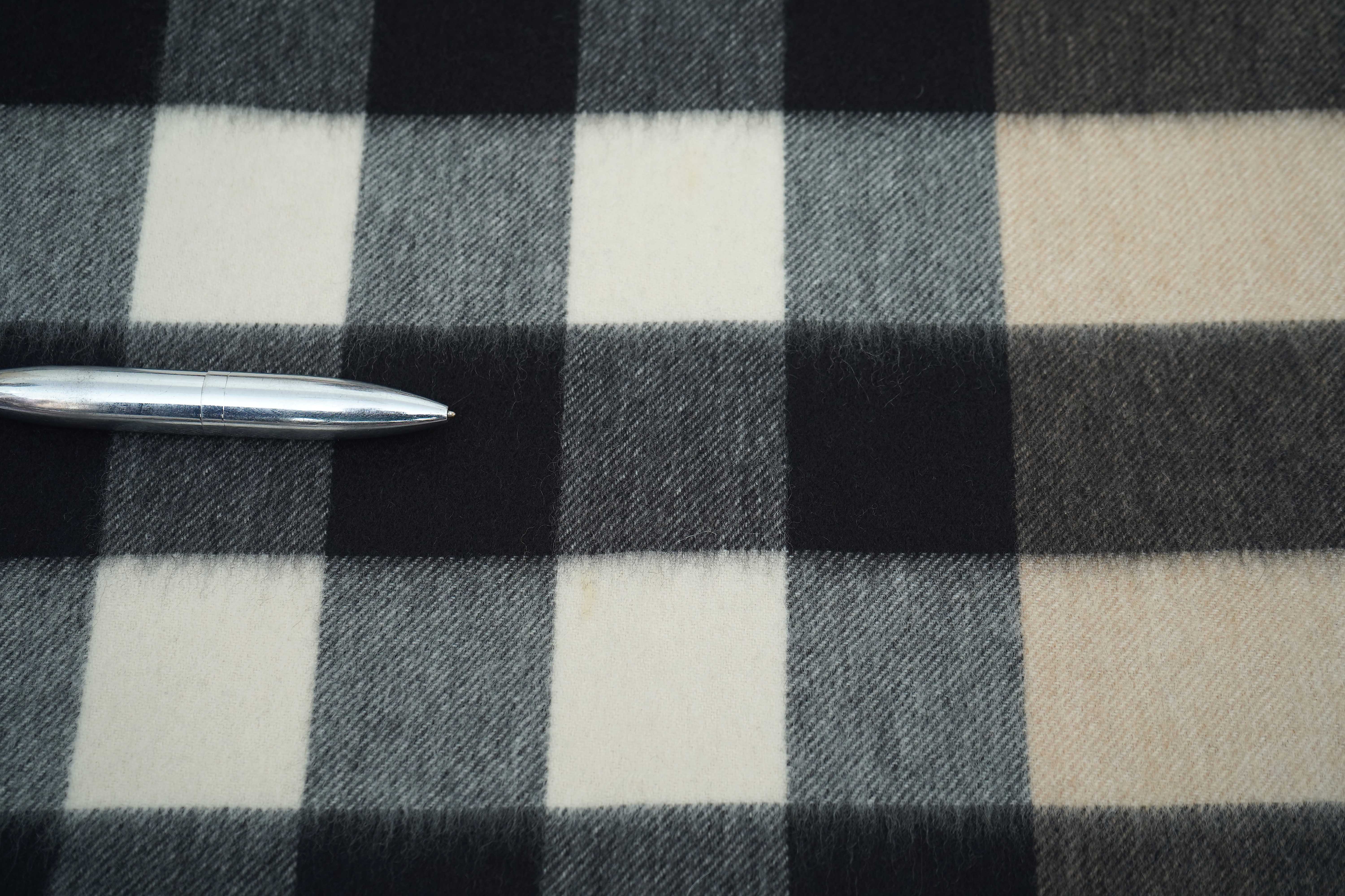 Burberry Check Cashmere Beige Scarf (Pre-owned)