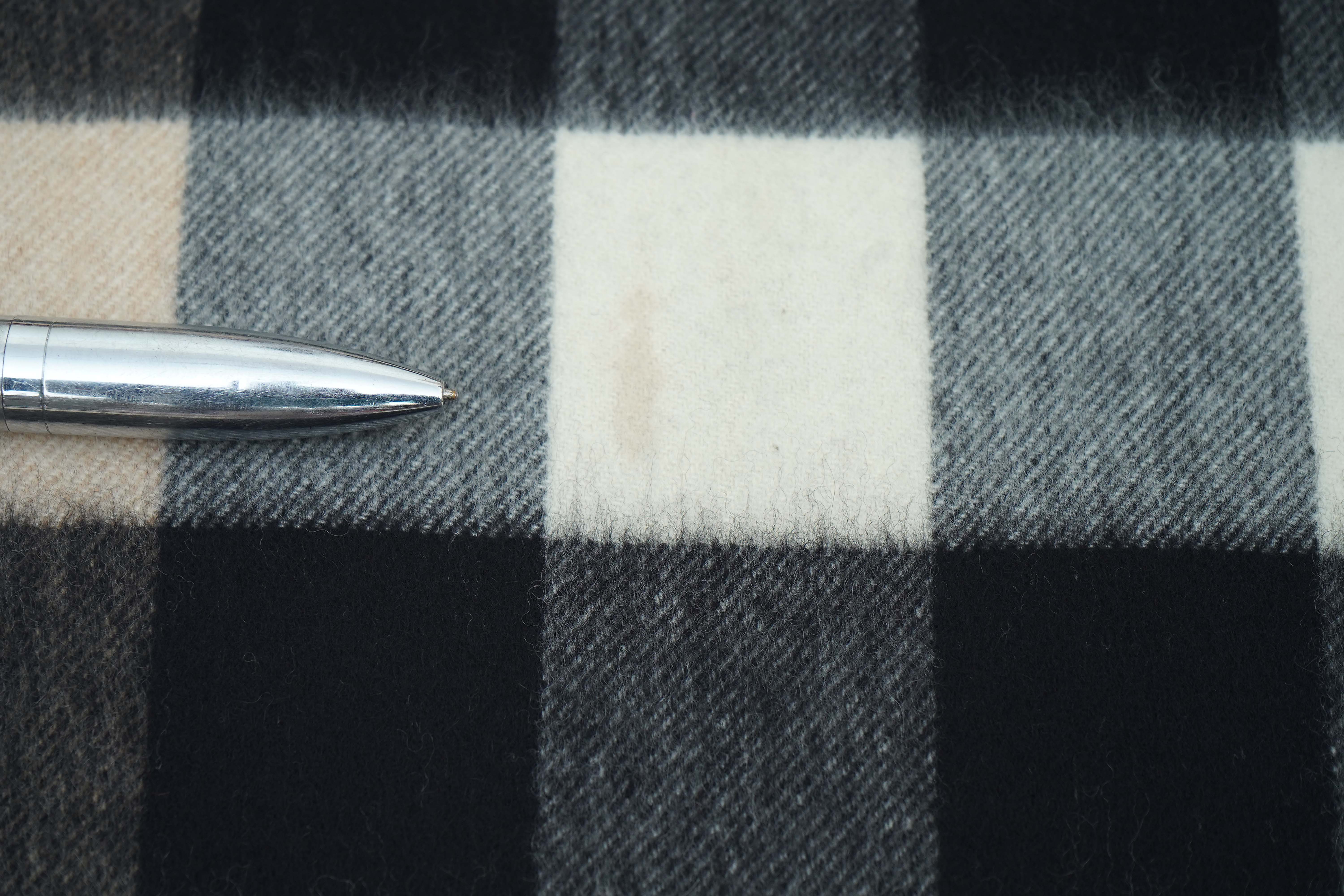 Burberry Check Cashmere Beige Scarf (Pre-owned)