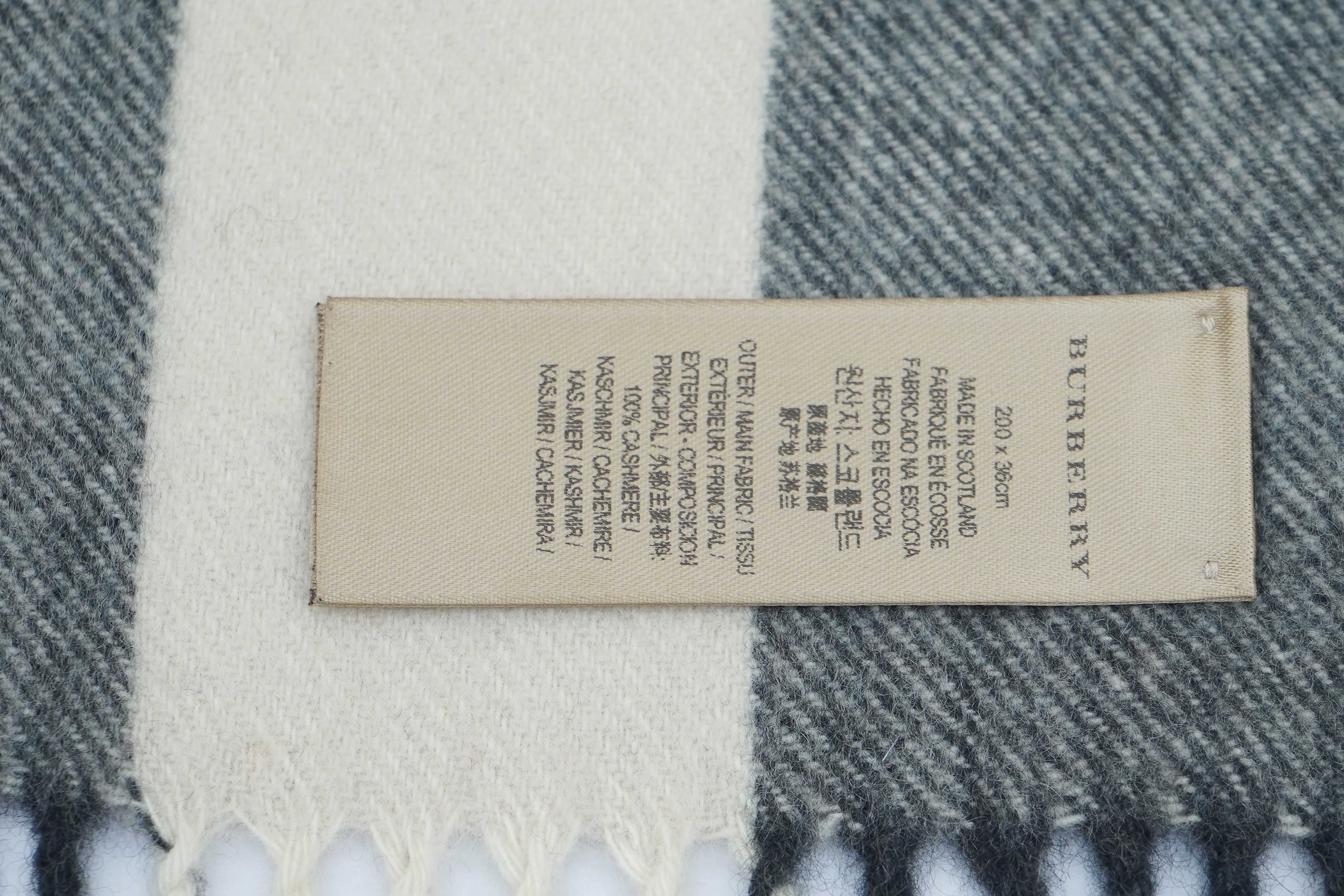 Burberry Check Cashmere Ecru Scarf (Pre-owned)