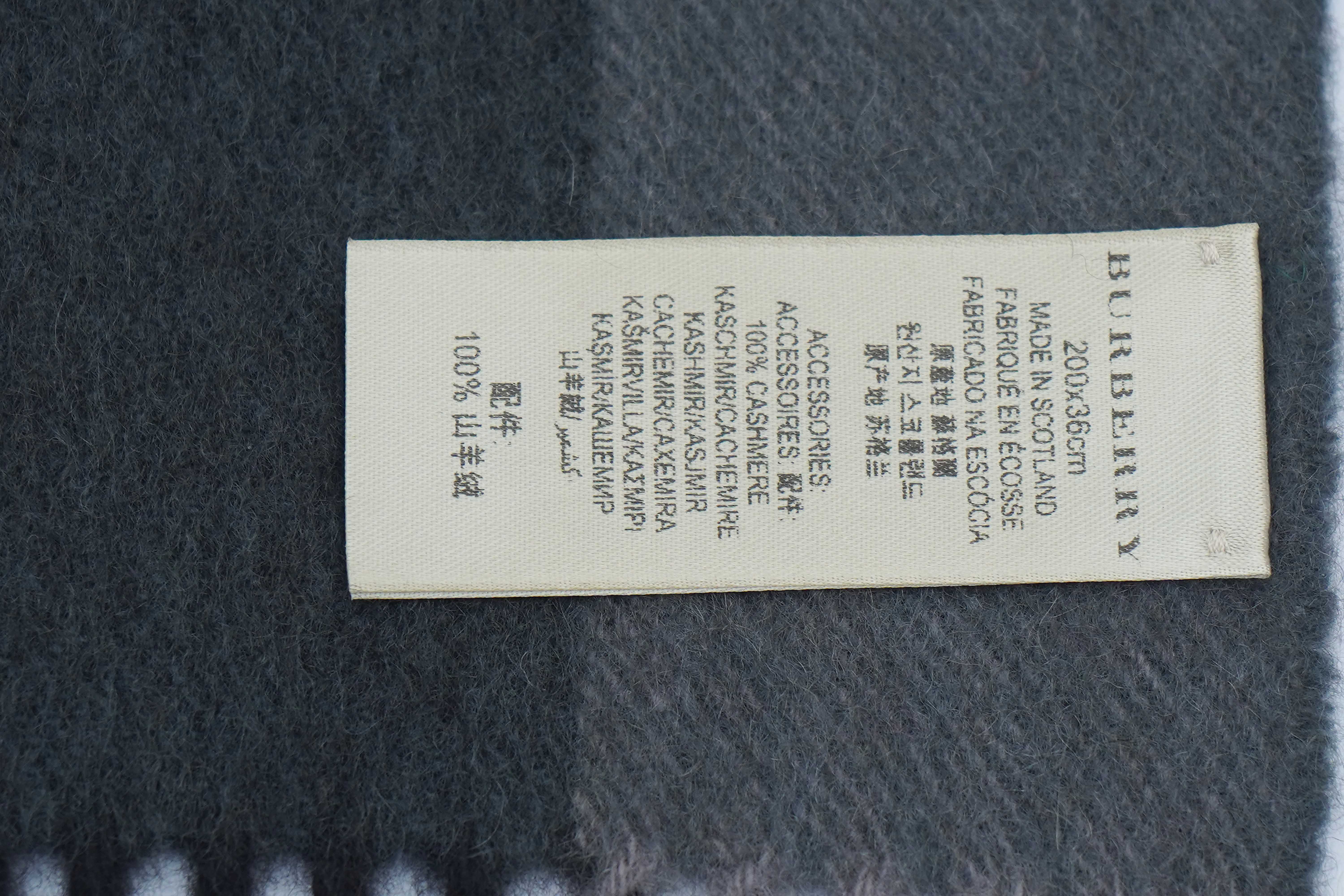 Burberry Men's Mega Cashmere Grey Check Scarf (Pre-owned)