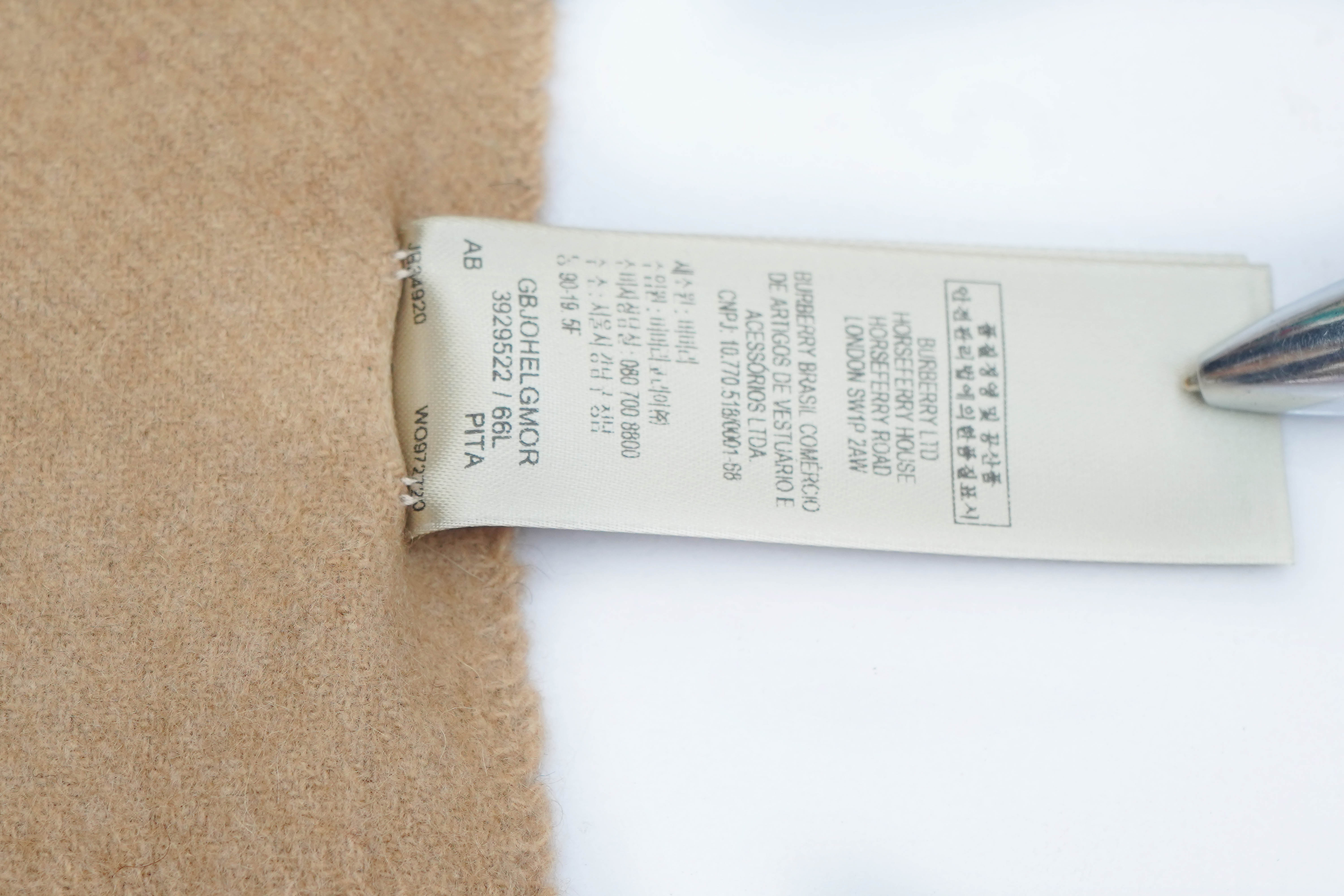 Burberry Beige Check Scarf (Pre-owned)