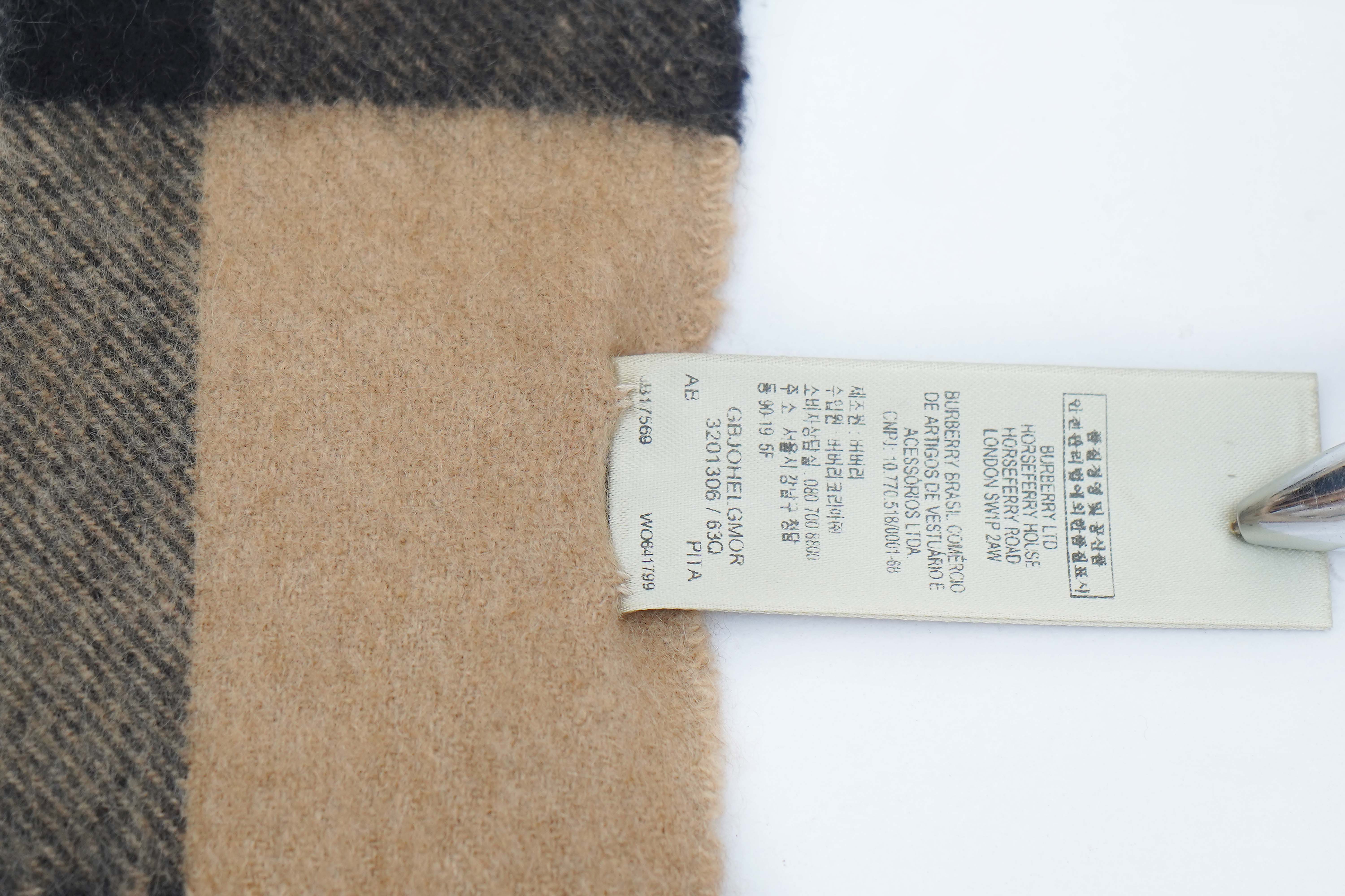 Burberry Beige Check Scarf (Pre-owned)