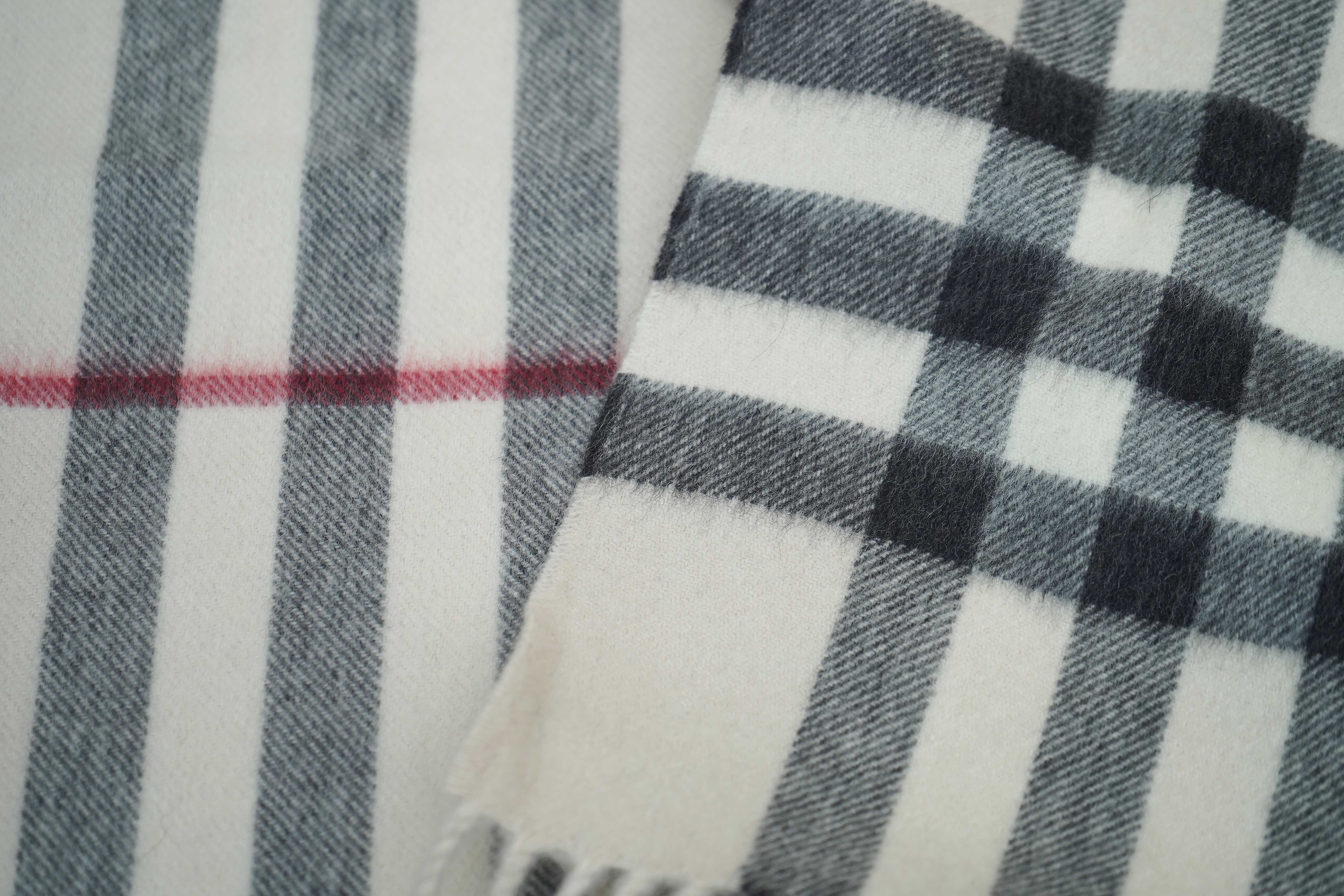 Burberry Check Cashmere Scarf (Pre-owned)